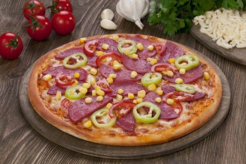 Salamlı Pizza